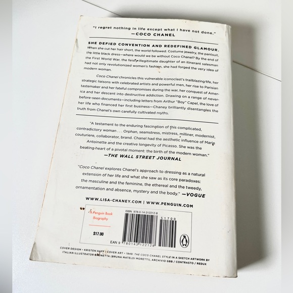 Coco Chanel An Intimate Life By Lisa Chaney Book - Picture 2 of 5